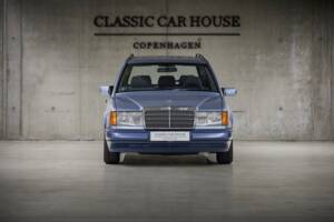 Image 2/100 of Mercedes-Benz 230 TE (1990)