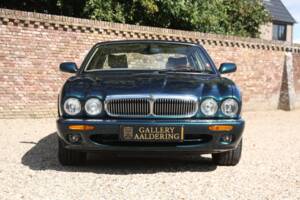 Bild 5/50 von Jaguar XJ 8 4.0 Executive (2001)