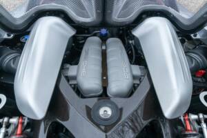 Image 13/50 de Porsche Carrera GT (2005)