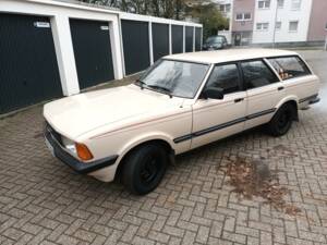 Imagen 2/16 de Ford Taunus 2.3 Turnier V6 (1982)