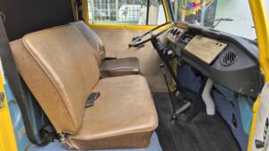 Bild 33/50 von Volkswagen T2b Kastenwagen (1976)