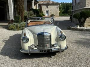 Image 3/8 of Mercedes-Benz 220 SE Cabriolet (1960)