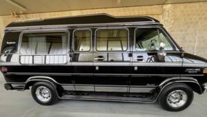 Image 1/16 of Chevrolet Van (1990)