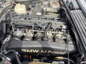 Image 26/79 of BMW M 635 CSi (1989)