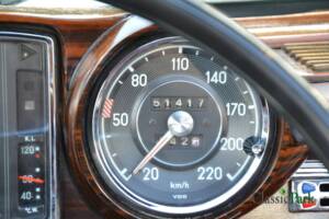 Image 26/50 of Mercedes-Benz 250 SE (1966)