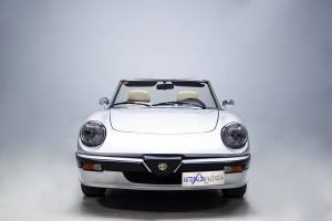 Imagen 2/36 de Alfa Romeo 2.0 Spider (1990)