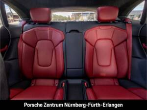 Obraz 24/49 pojazdu Porsche Taycan Turbo S Cross Turismo (2021)