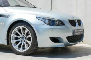 Bild 11/46 von BMW M5 (2005)