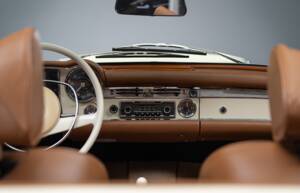 Image 28/41 of Mercedes-Benz 280 SL (1969)