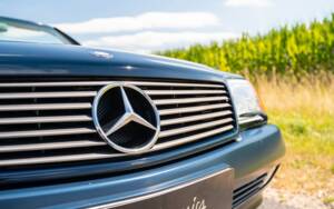 Image 9/44 de Mercedes-Benz 500 SL (1990)