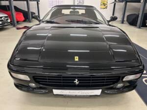 Bild 18/33 von Ferrari F 355 Spider (1997)