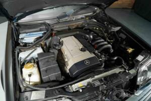 Bild 18/19 von Mercedes-Benz E 320 (1994)