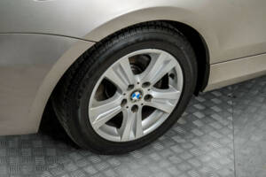 Image 34/50 of BMW 118i (2008)