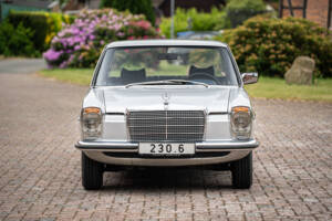 Afbeelding 6/63 van Mercedes-Benz 230&#x2F;6 (1974)