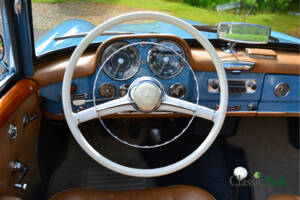 Image 33/50 of Mercedes-Benz 190 SL (1961)
