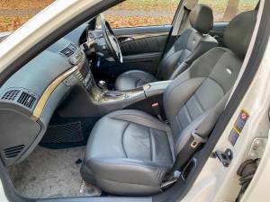 Image 18/47 of Mercedes-Benz E 63 AMG (2006)