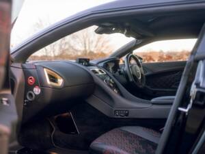 Imagen 45/50 de Aston Martin Vanquish Zagato Shooting Brake (2019)