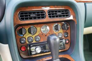 Bild 32/50 von Aston Martin DB 7 Vantage (2001)