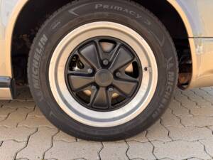 Immagine 40/88 di Porsche 911 Carrera 3.2 (1985)