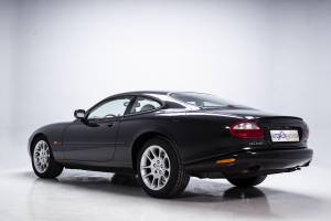 Image 8/37 of Jaguar XKR (1998)