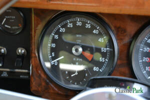Image 18/35 of Jaguar 340 (1968)