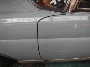 Image 19/50 de Mercedes-Benz 220 SE b (1963)