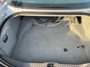 Bild 18/24 von Jaguar XJ 2.7 D (2007)