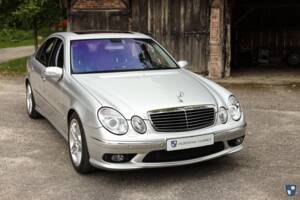 Image 3/72 of Mercedes-Benz E 55 AMG (2002)
