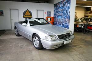 Image 2/33 of Mercedes-Benz SL 500 (2001)