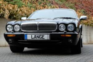 Image 11/60 de Daimler Super V8 (2000)