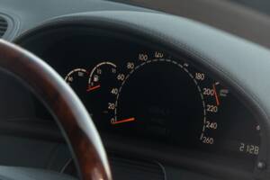 Image 35/50 of Mercedes-Benz CL 500 (2002)