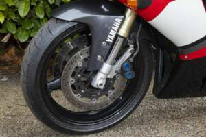 Image 27/33 of Yamaha YZF-R1 (2001)