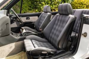 Afbeelding 44/48 van BMW 325i (1990)