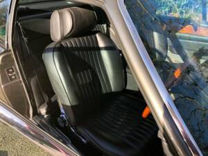 Image 14/34 of Aston Martin V8 Vantage (1987)