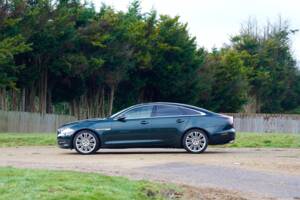 Image 37/50 of Jaguar XJ 5.0 (2010)