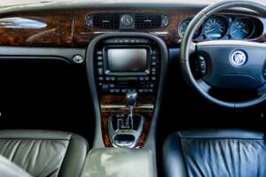 Afbeelding 47/47 van Jaguar XJ 2.7 D (2008)