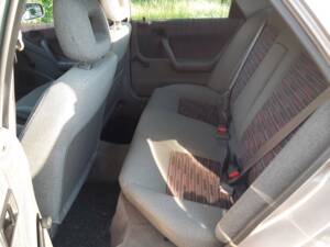 Bild 11/20 von Mazda 323F 1.6 16V (1993)