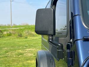 Bild 29/38 von Jeep Wrangler Sport Hardtop 2.5 (1997)