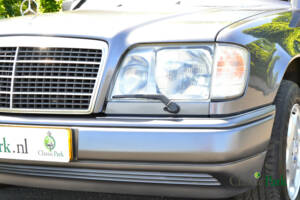 Afbeelding 36/44 van Mercedes-Benz E 280 T (1994)