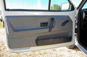Immagine 17/29 di Volkswagen Polo II Hatchback 1.0 (1989)