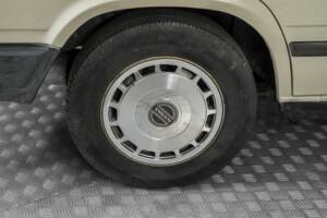 Image 30/50 of Volvo 740 GL (1987)