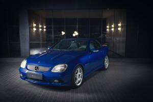 Afbeelding 2/15 van Mercedes-Benz SLK 32 AMG (2002)