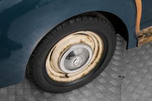 Image 38/50 of Morris Minor 1000 Traveller (1968)