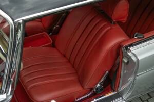 Image 44/95 of Mercedes-Benz 280 SE 3,5 (1970)