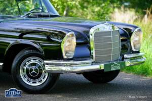 Image 4/52 of Mercedes-Benz 220 SE b (1963)