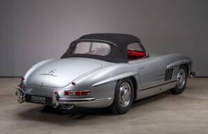 Image 19/47 of Mercedes-Benz 300 SL Roadster (1963)