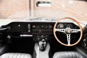 Immagine 33/50 di Jaguar E-Type (2+2) (1966)