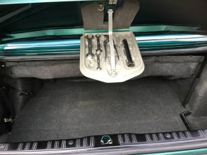 Image 9/20 of BMW 320i (1992)