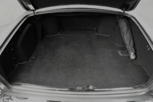 Image 7/48 of Bentley T 1 (1967)