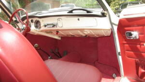Immagine 25/45 di Volkswagen Karmann Ghia 1300 (1965)